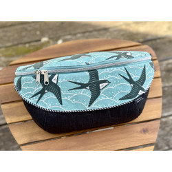 "Tasche voll Glück" // Crossbodybag "Schwalben Schwarz"