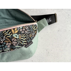 "Tasche voll Glück" // Crossbodybag "Black Flowers"
