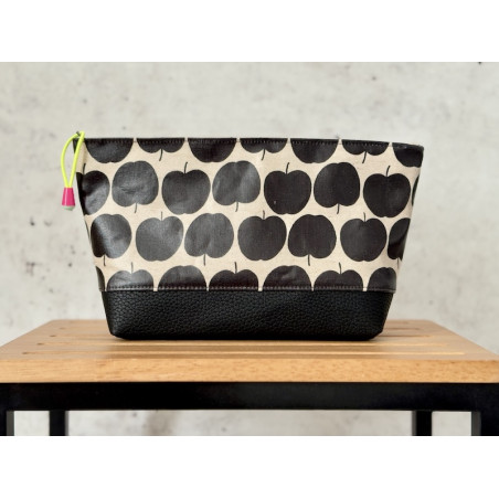 Necessaire "Black Apple" Necessaire "Black Apple"